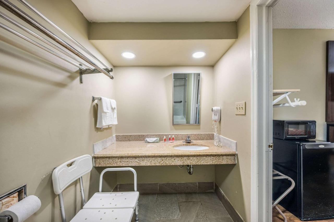 Econo Lodge Inn & Suites University Huntsville Εξωτερικό φωτογραφία