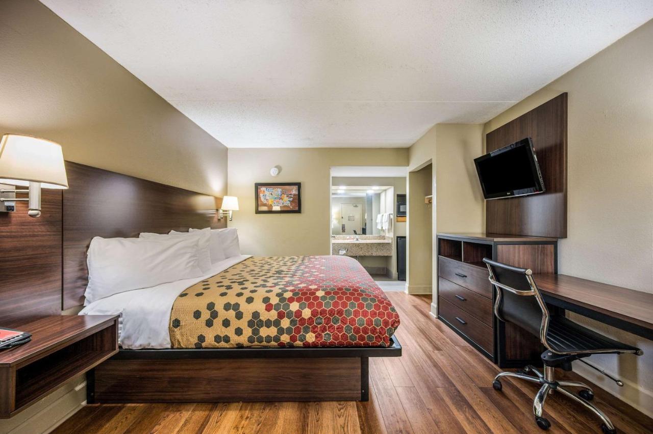 Econo Lodge Inn & Suites University Huntsville Εξωτερικό φωτογραφία