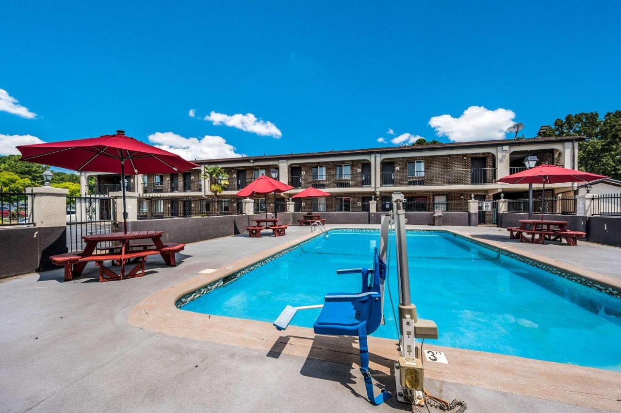 Econo Lodge Inn & Suites University Huntsville Εξωτερικό φωτογραφία