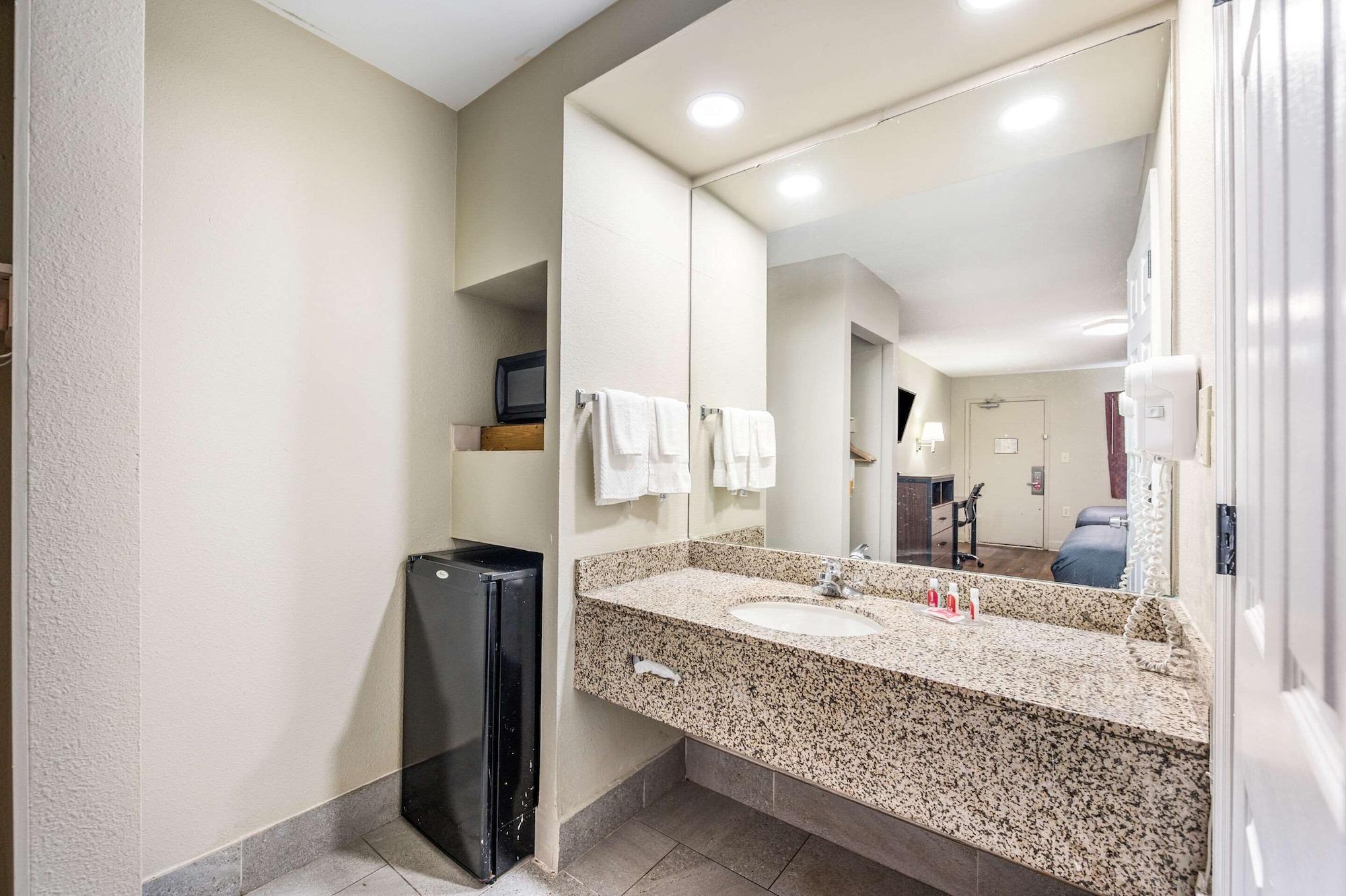 Econo Lodge Inn & Suites University Huntsville Εξωτερικό φωτογραφία