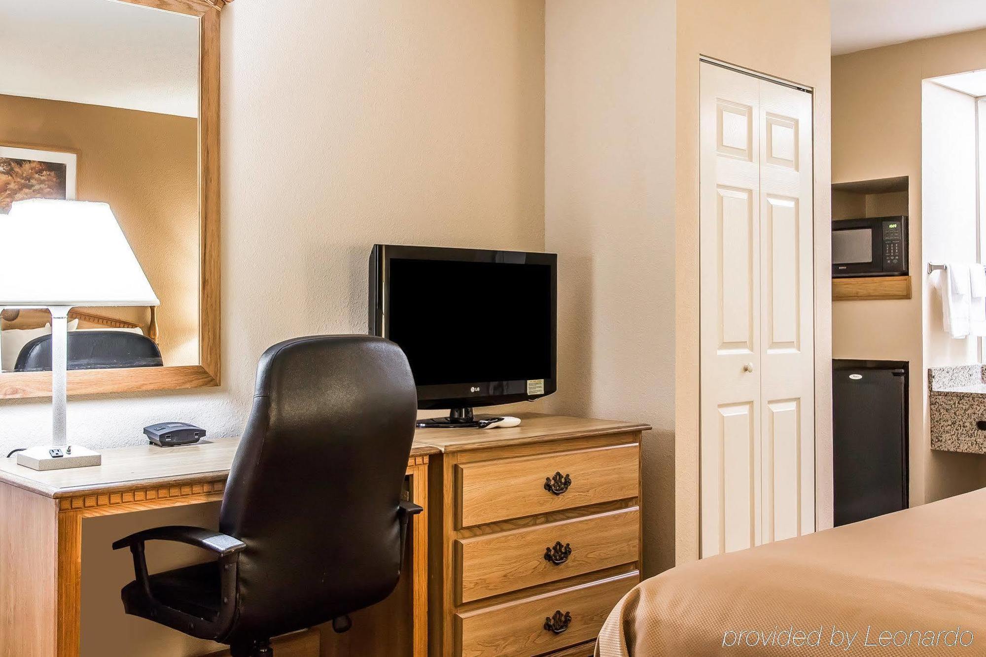 Econo Lodge Inn & Suites University Huntsville Εξωτερικό φωτογραφία