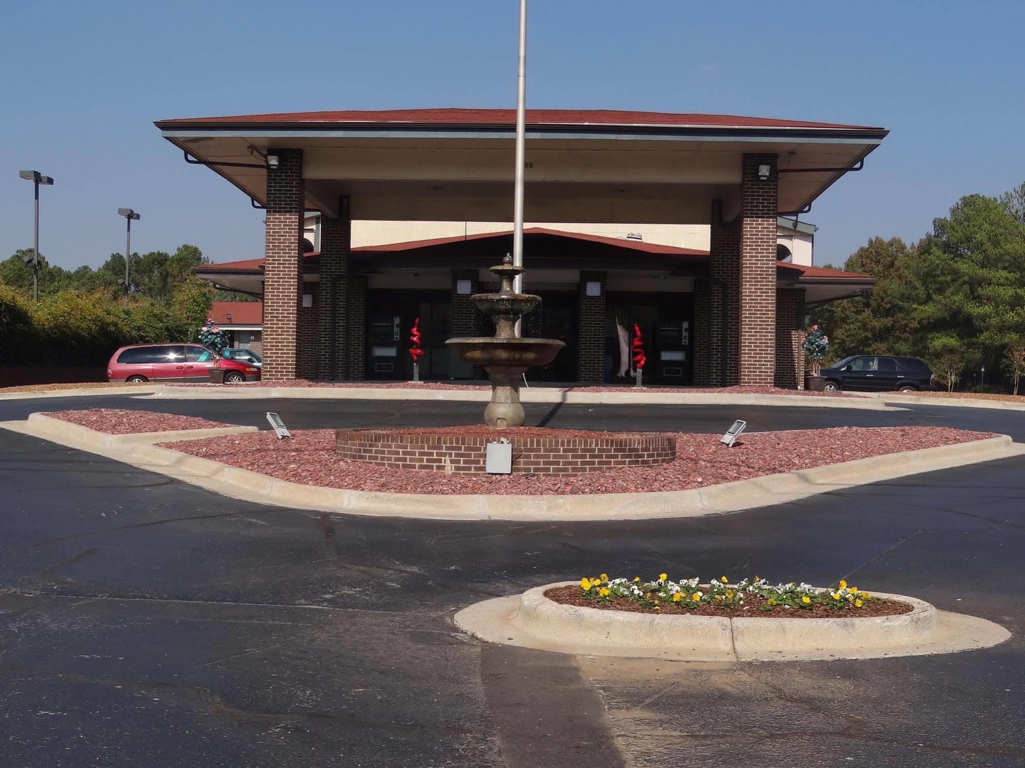 Econo Lodge Inn & Suites University Huntsville Εξωτερικό φωτογραφία