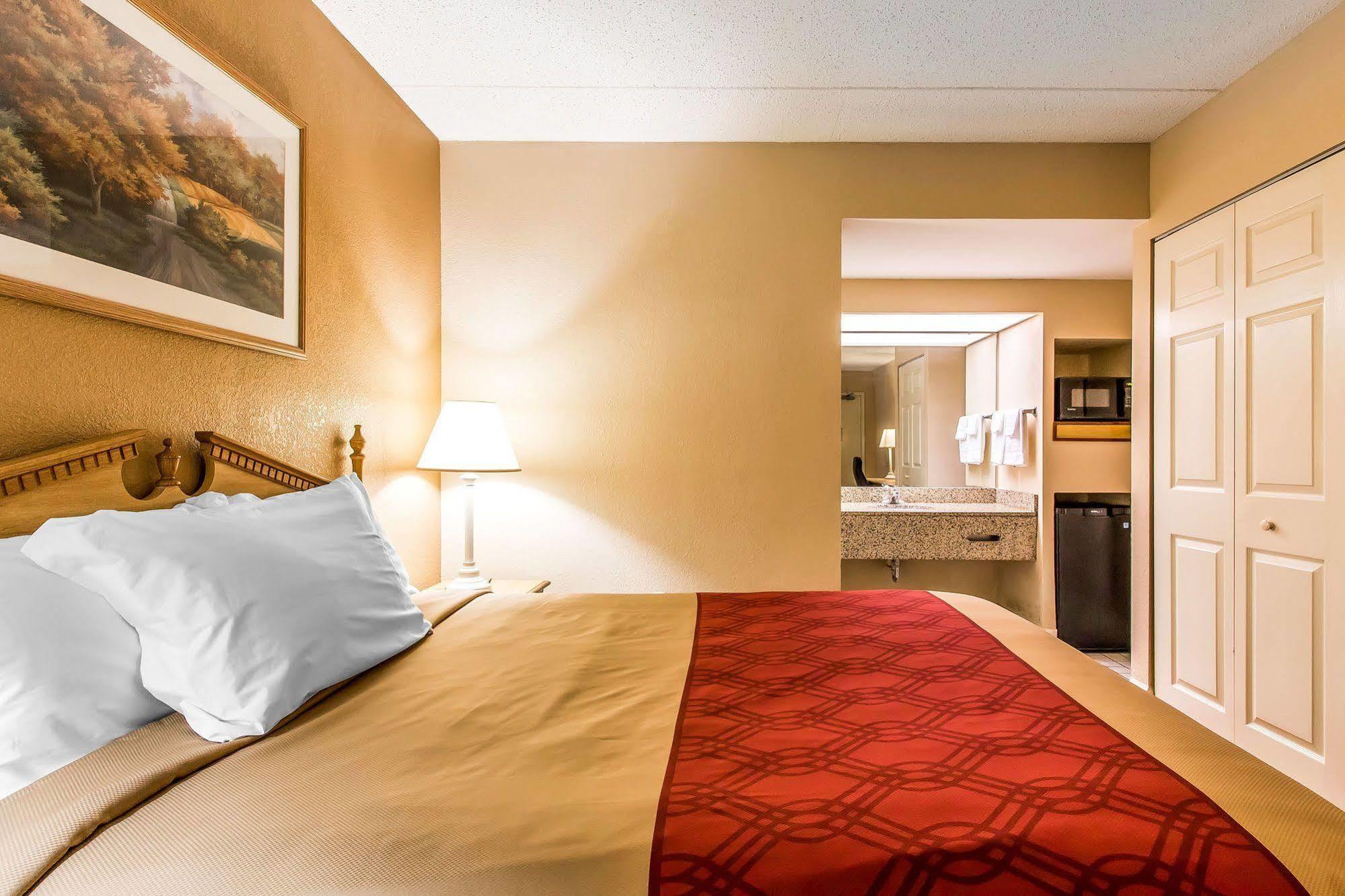 Econo Lodge Inn & Suites University Huntsville Εξωτερικό φωτογραφία